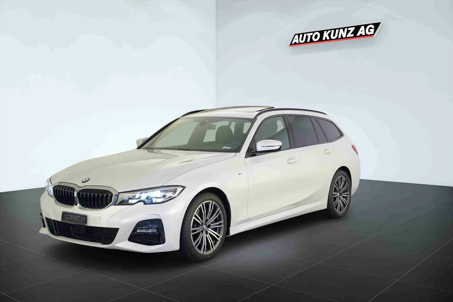 BMW 330i xDriveTouring M-Sport Automat  Image 1