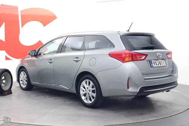 Toyota Auris Touring Sports 1,6 Valvematic Premium - / Pkamera / Tutkat / Lohko ja sisäp / Vakkari Image 3